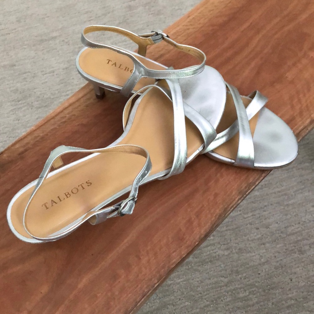 Talbots Pila Criss Cross Leather Metallic Silver Sandals Size 10 Elegant Glam